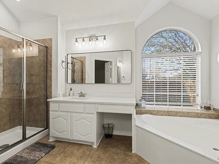 11709 Wild Pear Ln — Photo 15