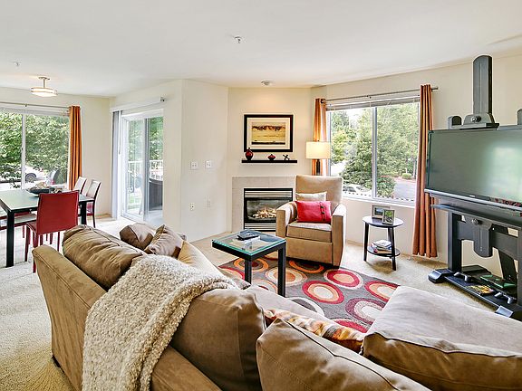 4th image of 14611 Admiralty Way #B202