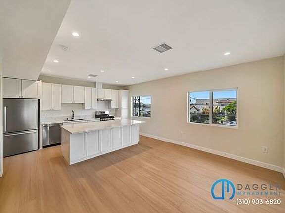 4th image of 2800 Winter St #4
