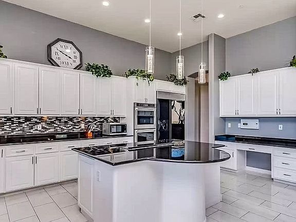 2nd image of 7981 E Hanover Way