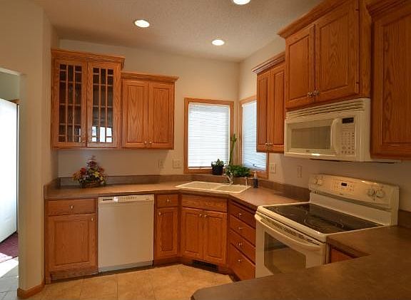 2nd image of 751 Briarwood Dr