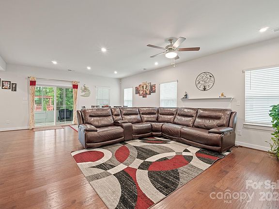 5th image of 4747 Green Mountain Dr