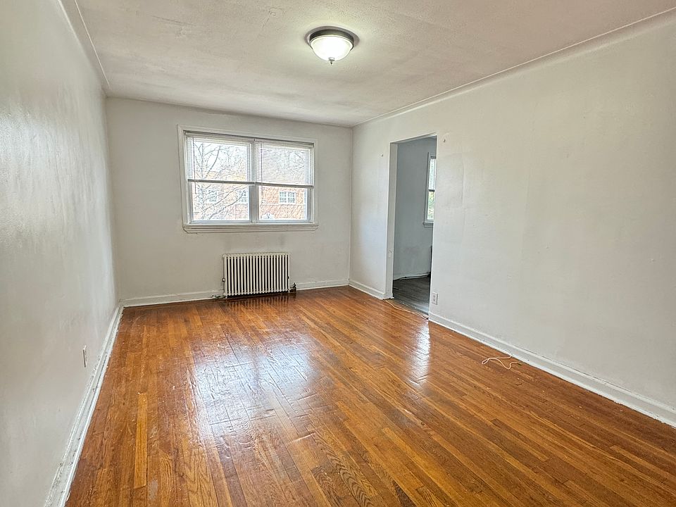 1st image of 24 Hodges Pl #2