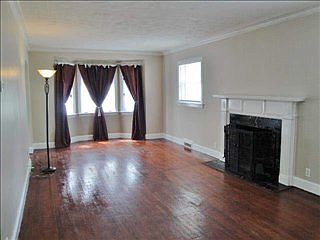 4th image of 410 N Vine St