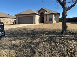 217 Pearl St, Cleburne, TX 76031