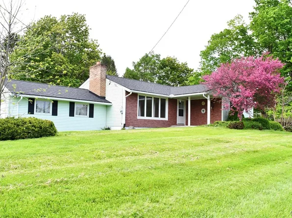 4431 Cedarvale Rd, Syracuse, NY 13215