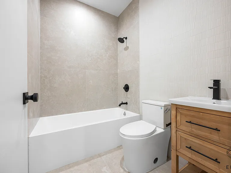 321 Eckford St #3 — Photo 17