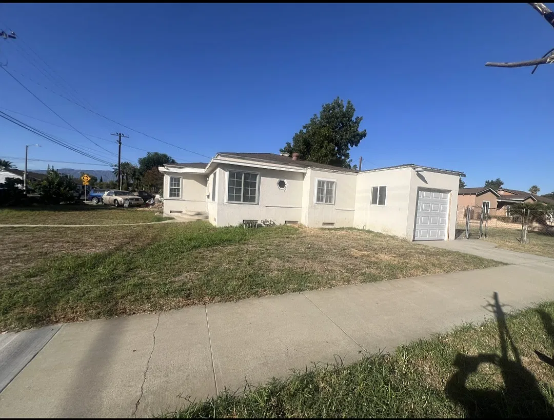 3 bed, 1070 sqft, $2,600 — Photo 3
