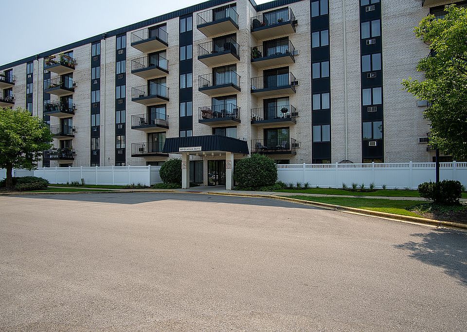 1st image of 9118 Elmwood Dr #4K