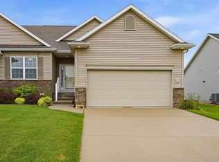 607 Stone Hedge Dr NW, Cedar Rapids, IA 52405