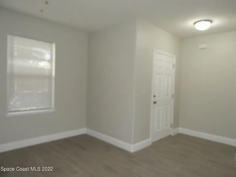 583 Hollow Glen Dr — Photo 10