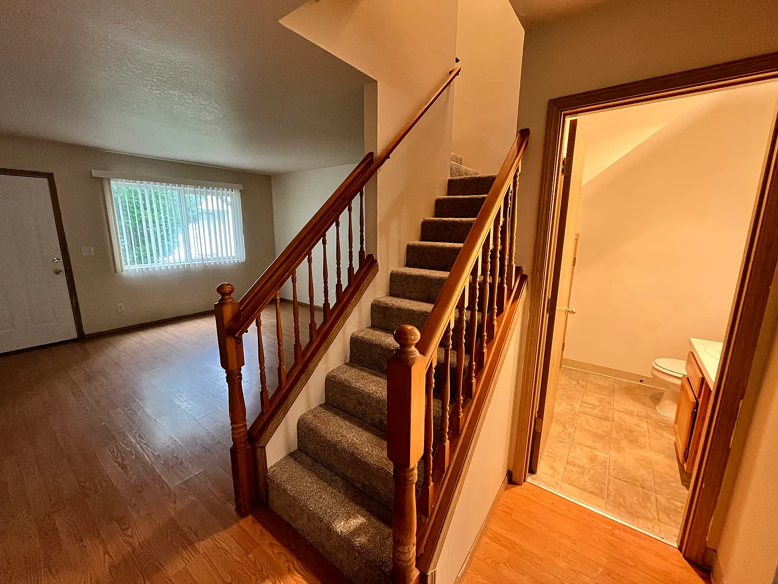 2 bed, 1.5 bath, 924 sqft, $1,475 — Photo 4