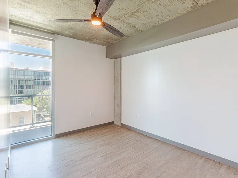 The Gallery on Fifth — Photo 17