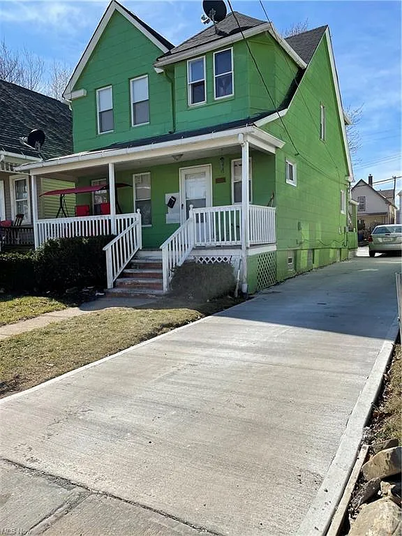 2028 W 104th St photo 1
