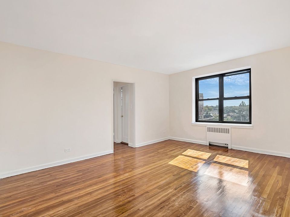 1st image of 2705 Kings Hwy #5M
