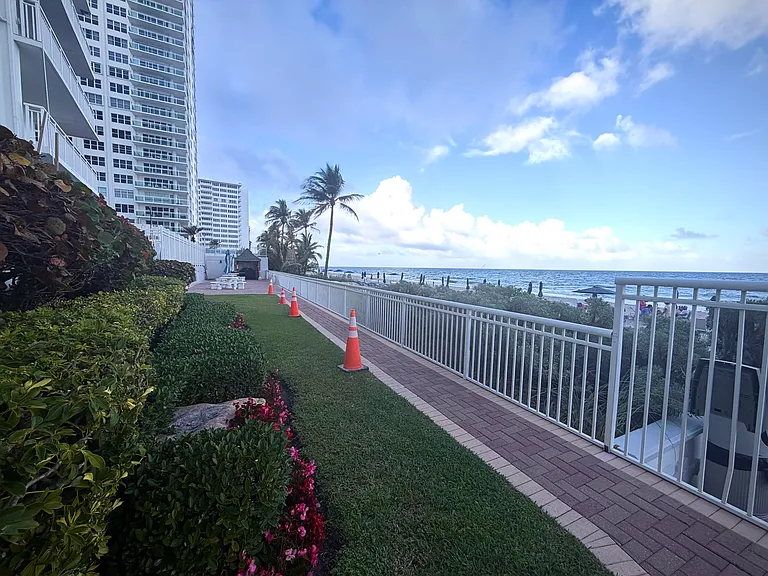 3850 Galt Ocean Dr #210 — Photo 25