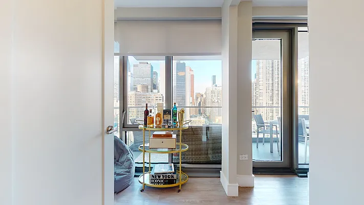 Rented by Bond New York | media 39