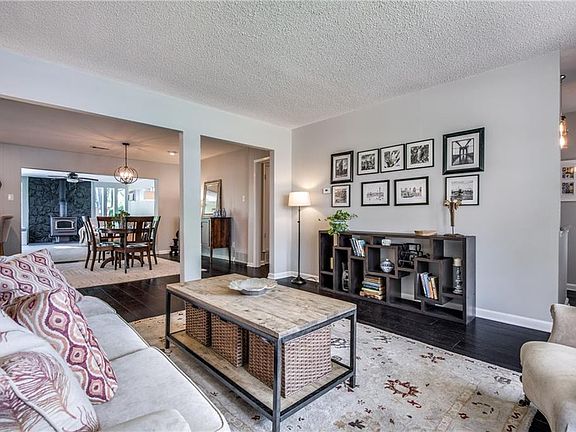 5th image of 2943 Maydelle Ln