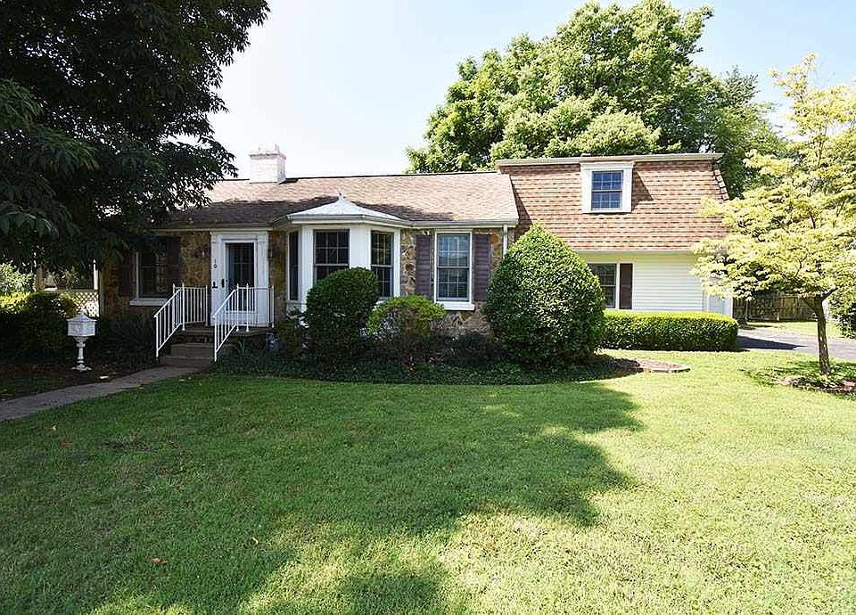 1st image of 10 Riverdale Ct