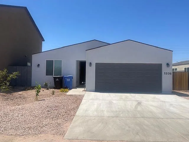 1335 E Pueblo Ave — Photo 11