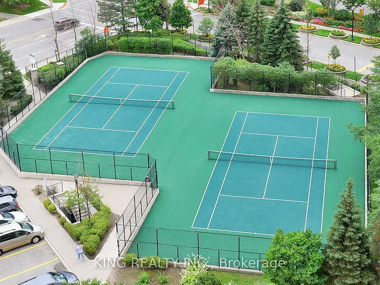 25 Kingsbridge Garden Cir #627 — Photo 11