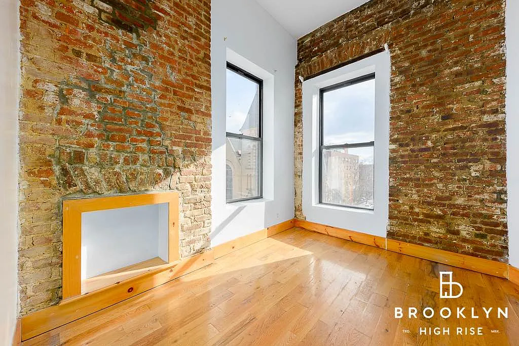 543 Madison Street — Photo 1