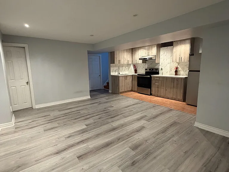51 Ralph Chalmers Ave #BASEMENT — Photo 6