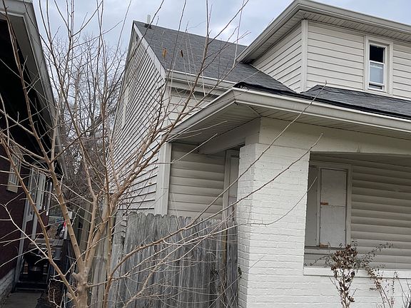3rd image of 2822 E Michigan St