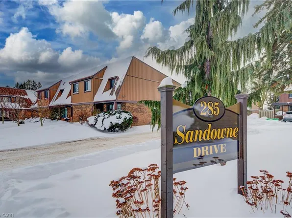 285 Sandowne Dr #1, Waterloo, ON N2K 2C1
