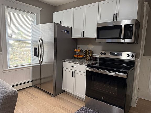 5th image of 97-99 Blaisdell St #1