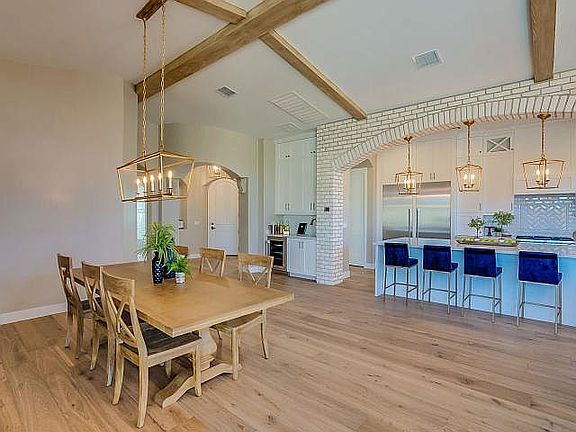 3rd image of 3307 S Woodbine Ct