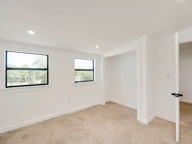 1217 Lost Oak Trl — Photo 22