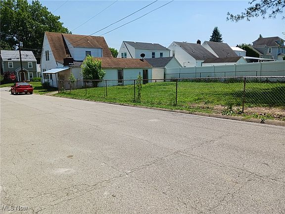 3rd image of 2331 Liberty St