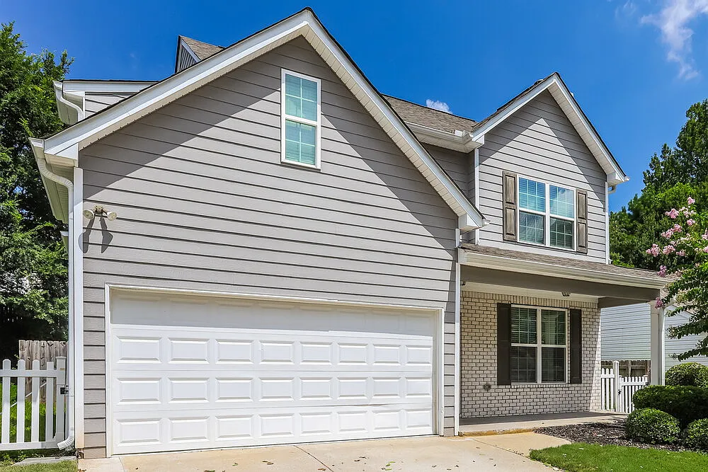 3 bed, 2.5 bath, 2095 sqft, $1,945 — Photo 4