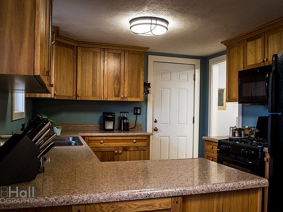 5th image of 280 SE Court St