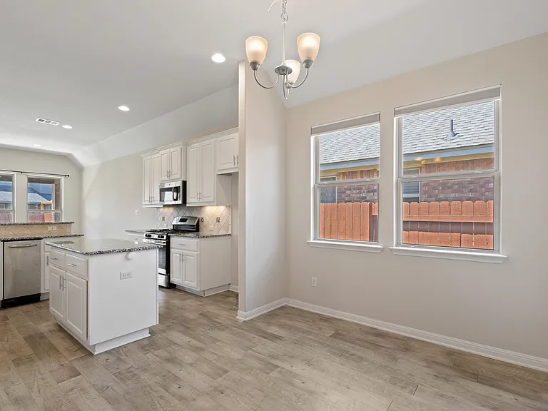 2428 Granite Hill Dr — Photo 22