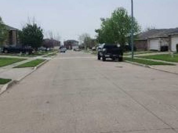 Exterior Neighborhood (street photo)