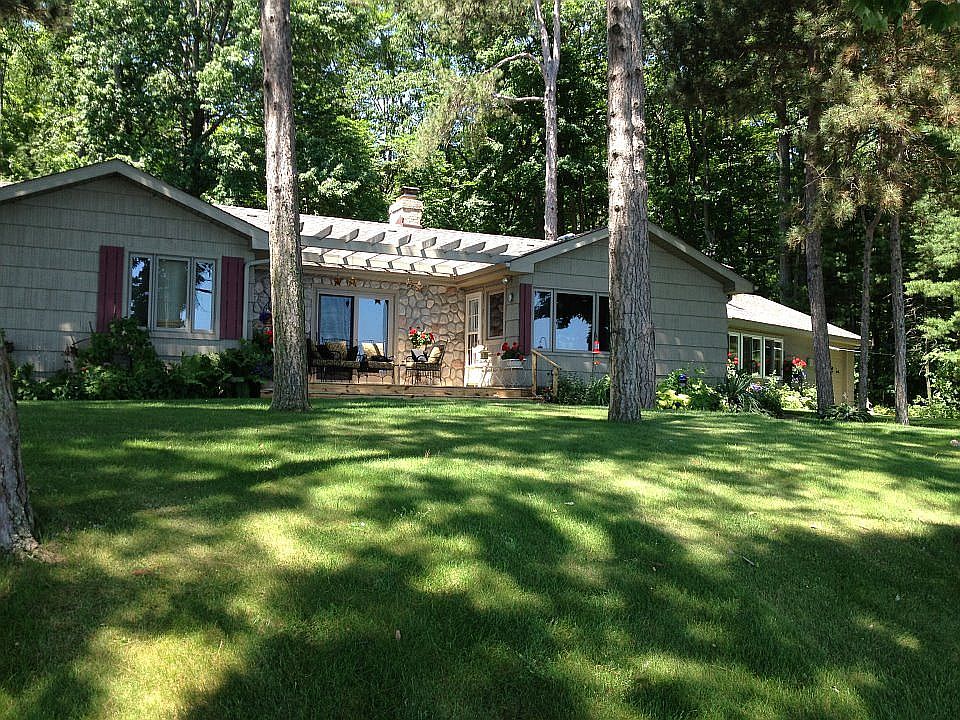2105 Douglas Dr, Tawas City, MI 48763 Zillow