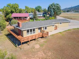 806 S 14th St, Hot Springs, SD 57747