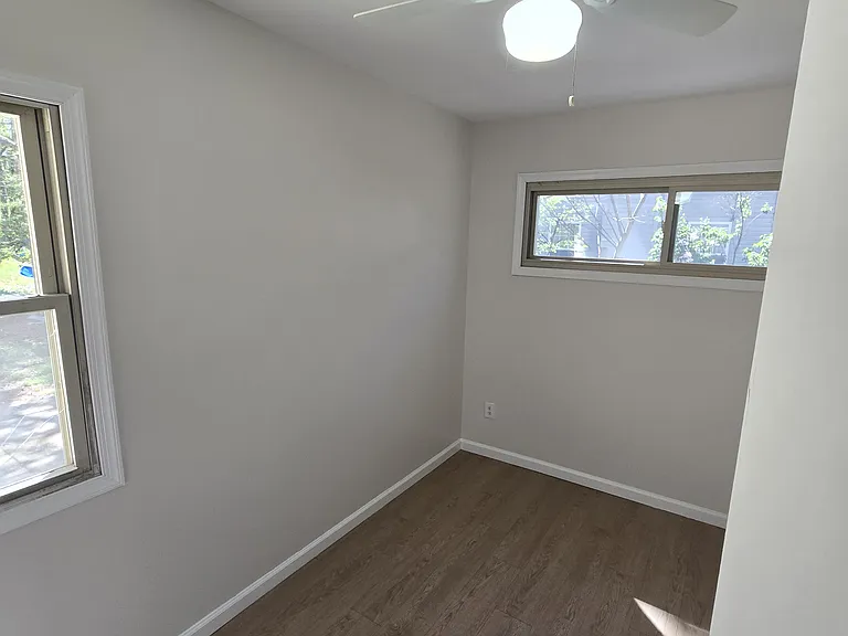 124 Erica Rd — Photo 16