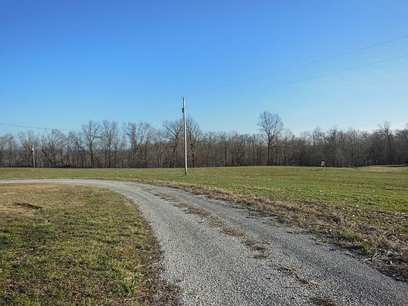 4th image of 717 Henning Ln