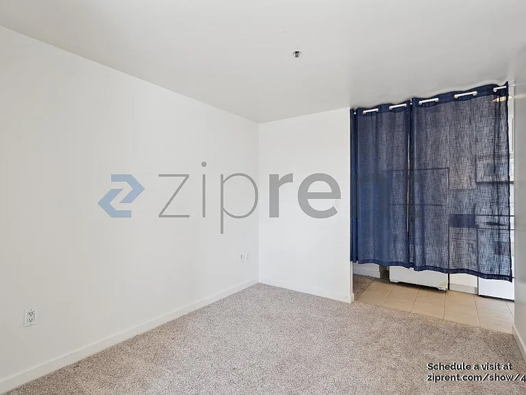 250 King St #754 — Photo 13