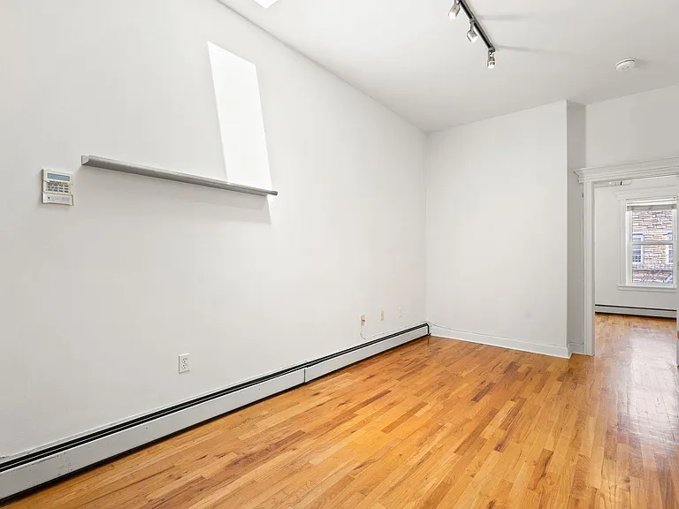 349 7th St #3R — Photo 6