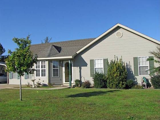1st image of 260 Cypress Dr