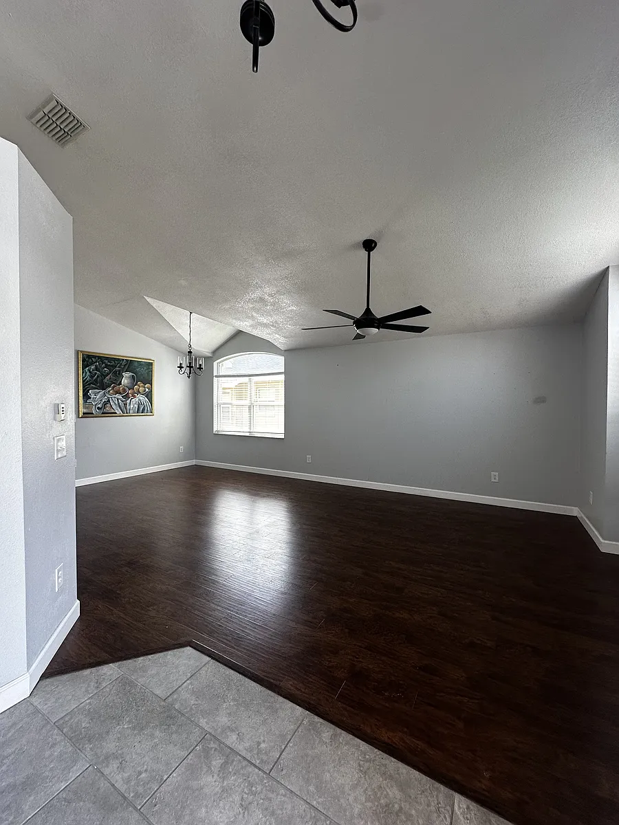 Building Photo - 625 Rochester Loop