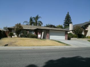 6904 Rolling Ridge Dr, Bakersfield, CA 93306