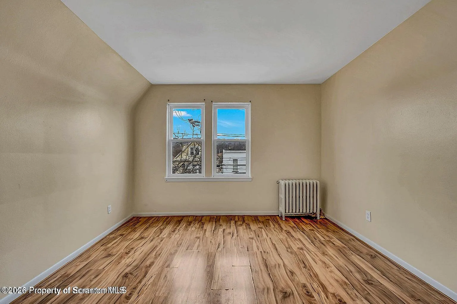 2 bed, 1.0 bath, 761 sqft, $950 — Photo 3