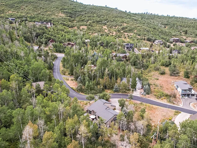 4445 Hidden Cove Rd — Photo 6