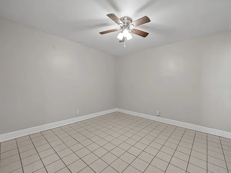 432 Circle Dr — Photo 10
