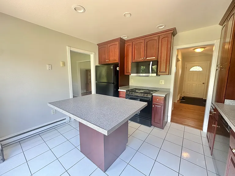 703 Kentland Dr — Photo 11